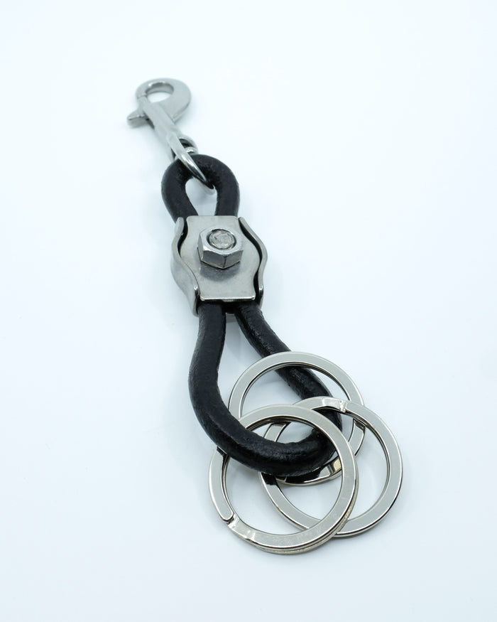 Black Pinched Keyring | SIX 95 | DEPARTAMENTO