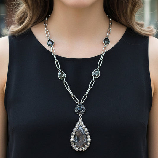 92130 - Pendant Necklace - Black