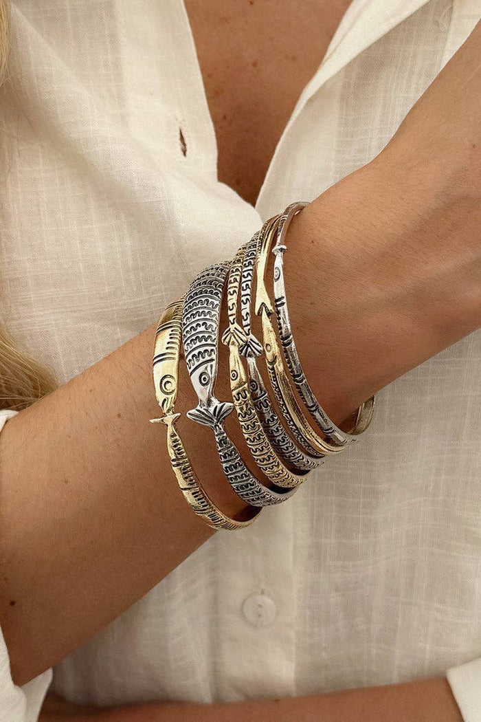 Elegant Fish Motif Bangle