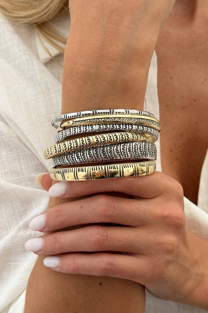 Elegant Fish Motif Bangle