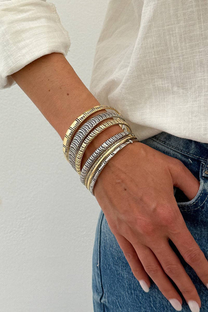 Elegant Fish Motif Bangle