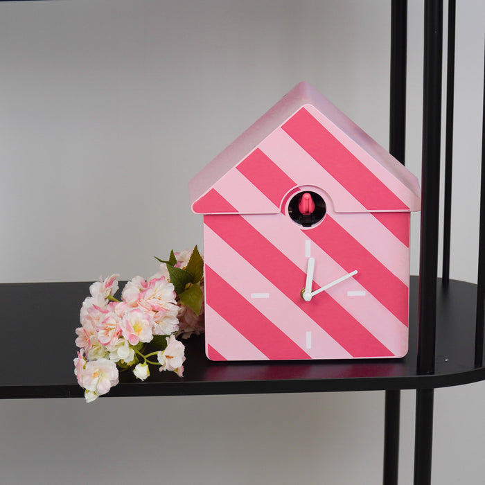 Klok- Wandklok Koekoeksklok - Gestreept Patroon- Licht roze / Neon Roze - 24x27x9cm