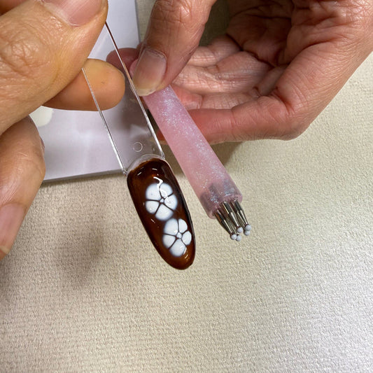 Nail Art Dotting Tool for Spring Daisy Nail Design - Dotting flowers tool