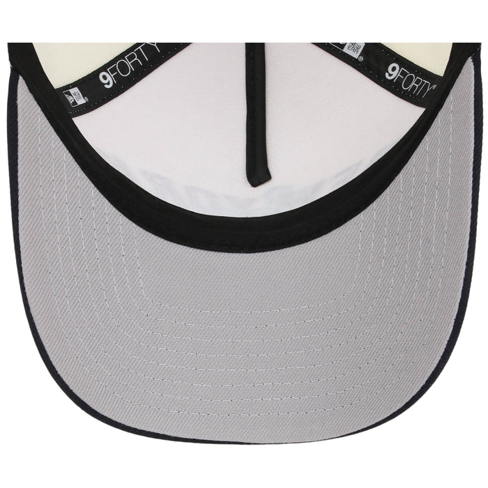 New York Yankees - New York Crown the City -  Liberty  New Era 9FORTY - Chrome/Navy