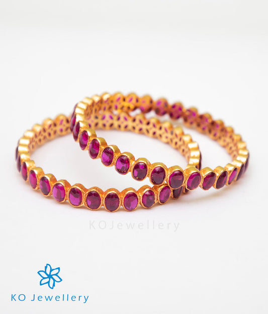 The Dvaita Silver Kempu Bangle(Size 2.2/2.4/2.6/2.8)