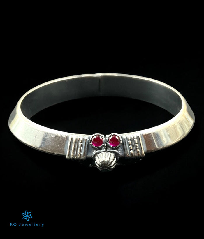 The Sharika Silver Antique Openable Bracelet(Oxidised/Size/2.2/2.4/2.6/2.8)